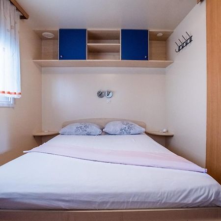 Family Friendly Apartments With A Swimming Pool Pakostane, Biograd - 18980 ห้อง รูปภาพ